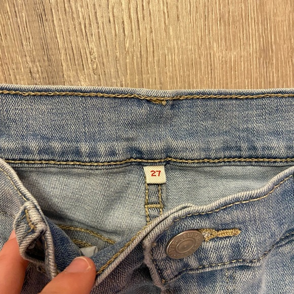 Levi’s jean shorts - Picture 5 of 5